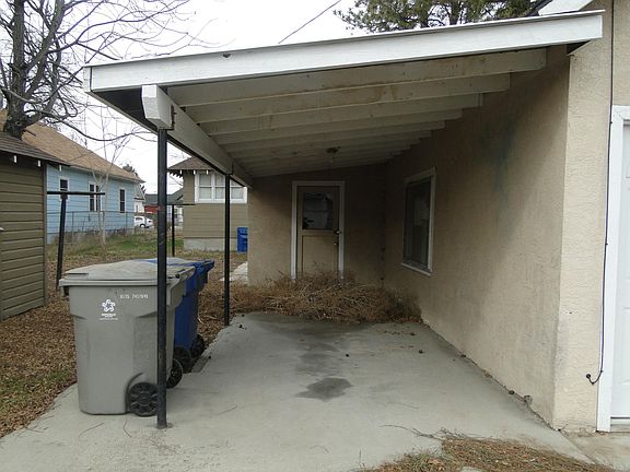 2nd image of 210 15th Ave S