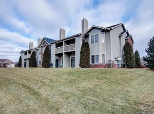 4825 S Forest Ridge Dr, New Berlin, WI 53151