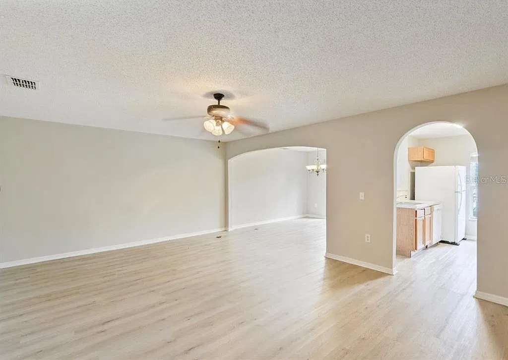 3 bed, 2.5 bath, 1764 sqft, $1,995 — Photo 4