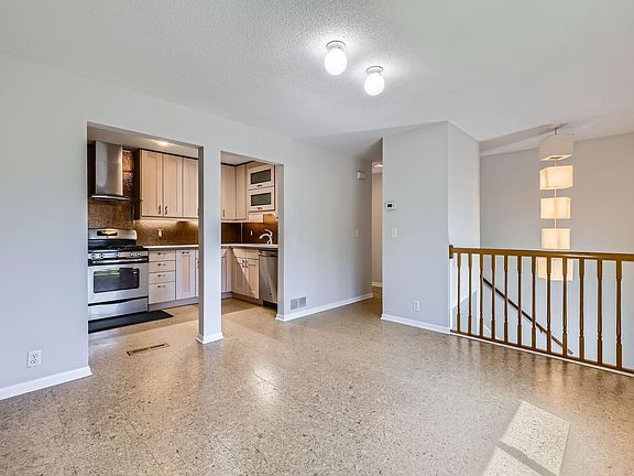 5th image of 1123 Fifield St