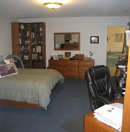 5th image of 4016 Sarsfield St