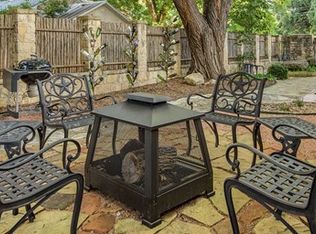 208 W Schubert St, Fredericksburg, TX 78624