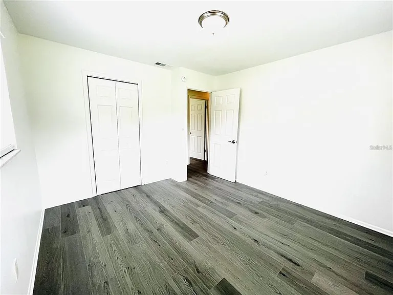 1509 Phyllis St — Photo 6