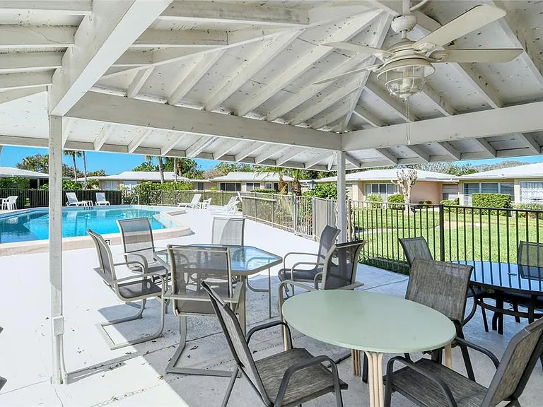 3507 Pinecrest St — Photo 45