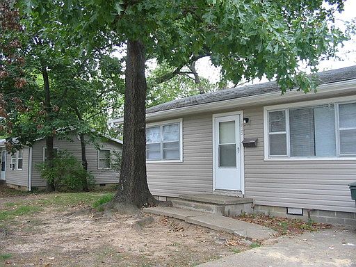 1st image of 1027 W Hickory St