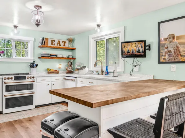 185 Liberty Road, Washington, ME 04574