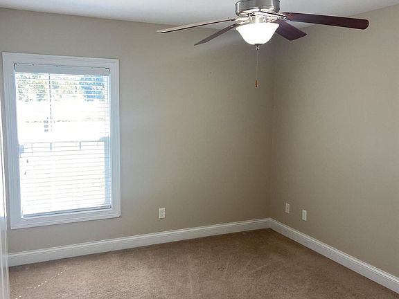 5th image of 101 Linden Ln