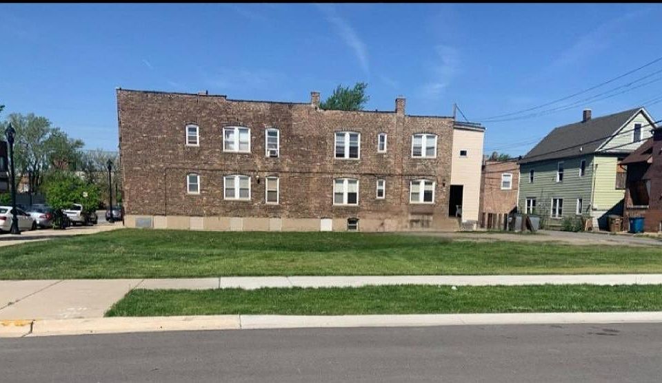 2nd image of 1616-20 Broadway St