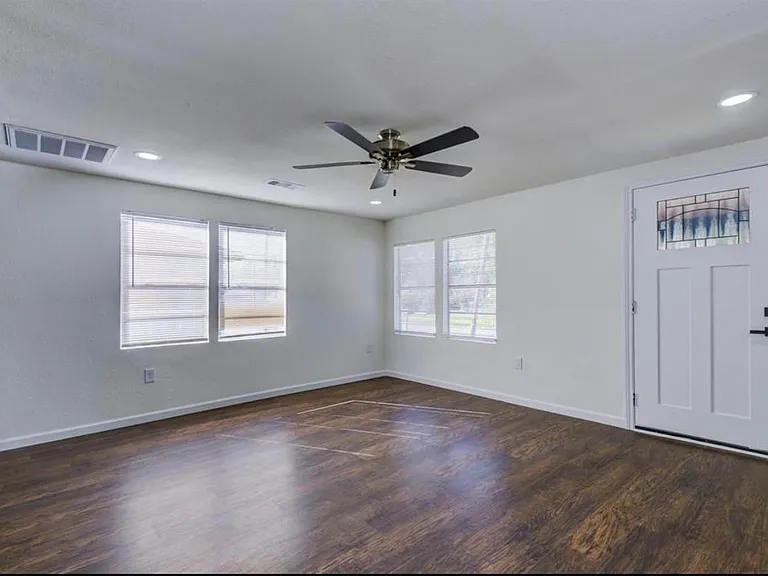 804 Carnegie St — Photo 13
