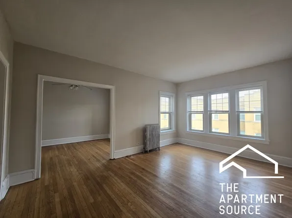 916 Reba Pl APT 3N, Evanston, IL 60202