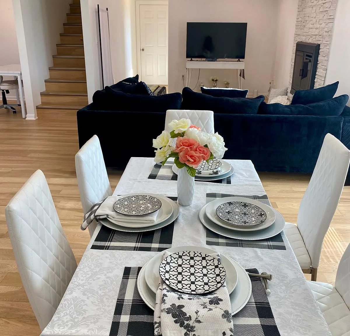 4 bed, 2.5 bath, 1824 sqft, $2,650 — Photo 4