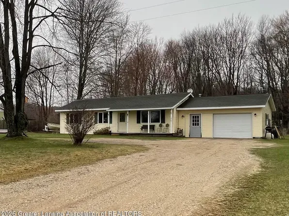 1465 S Wisner Ave, Fremont, MI 49412