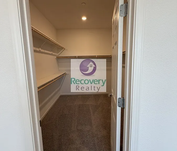 621 Tower Ct — Photo 16