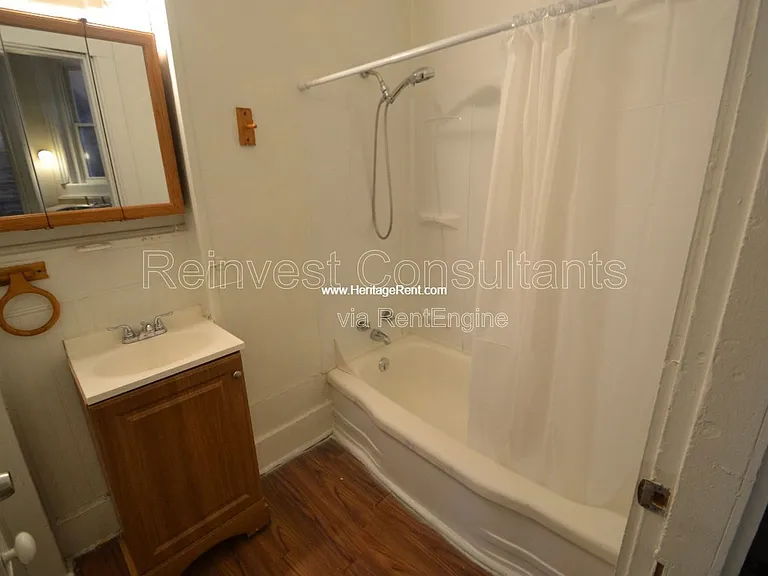 1042 Marshall Ave #2 — Photo 5