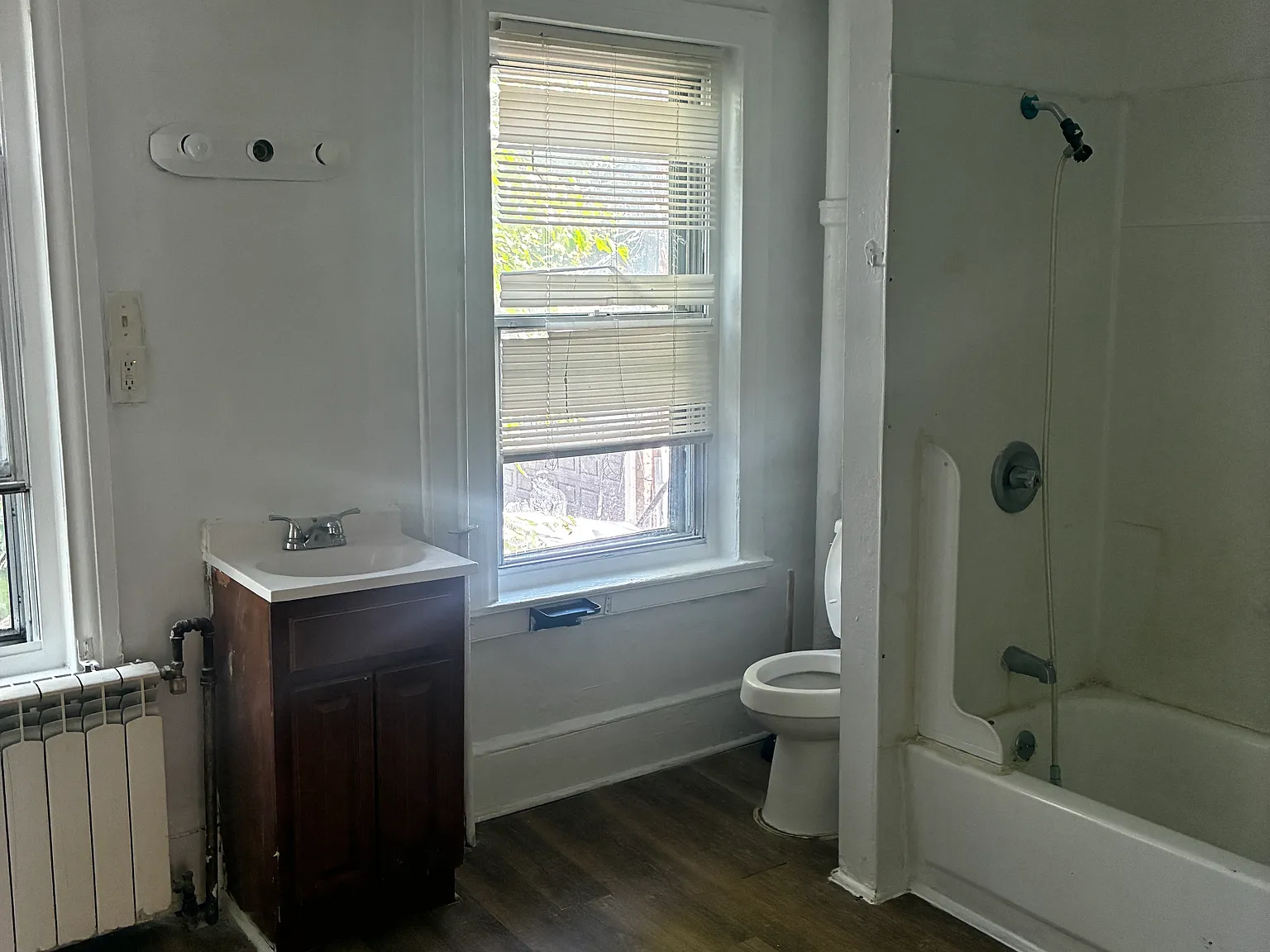 3 bed, 1192 sqft, $1,850 — Photo 3