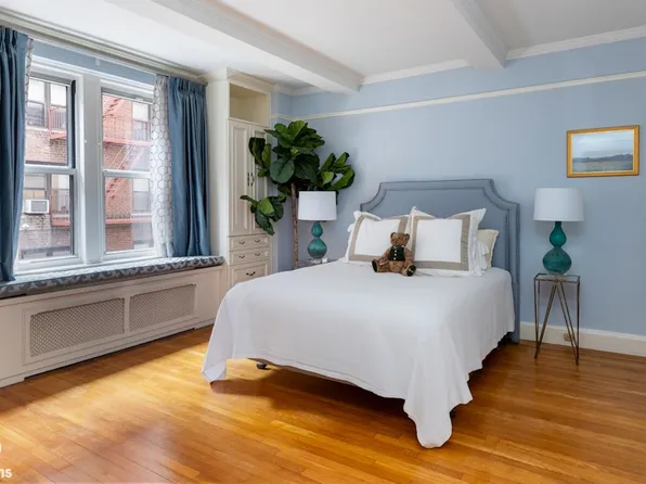 325 East 79th Street image 3 of 16