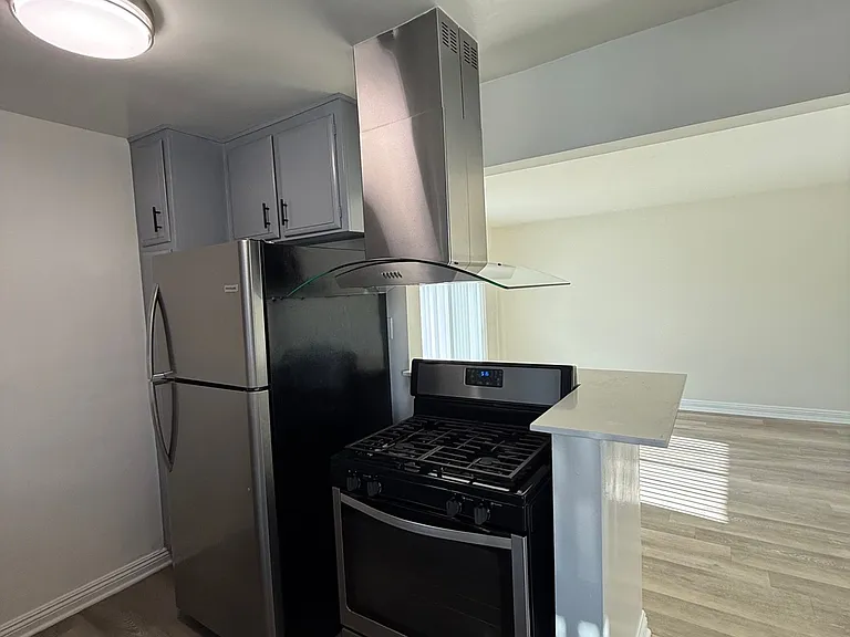 220 Alabama St #E — Photo 15
