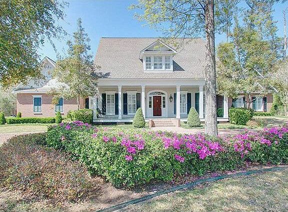 2nd image of 404 Twin River Dr