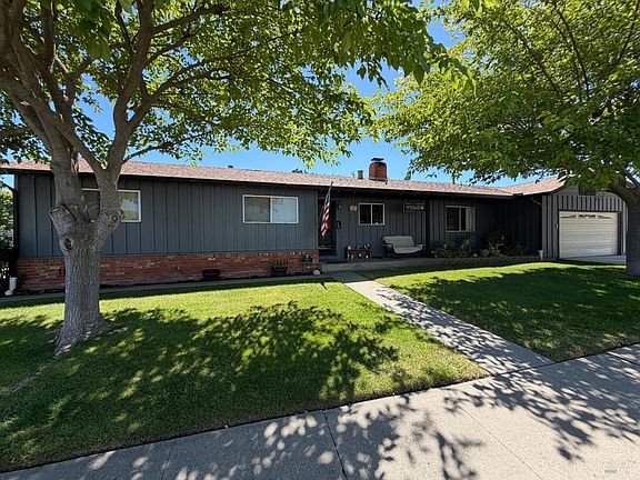 3rd image of 901 Linda Vista Way