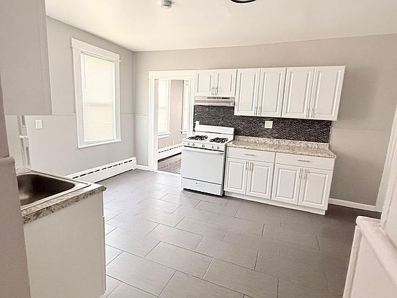 4th image of 129 Sage Ave #2R