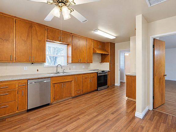 4th image of 3627 Harding St #1