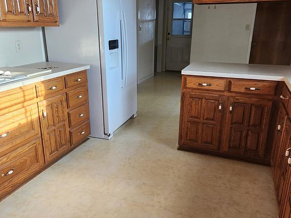 3rd image of 5 Karen Ct