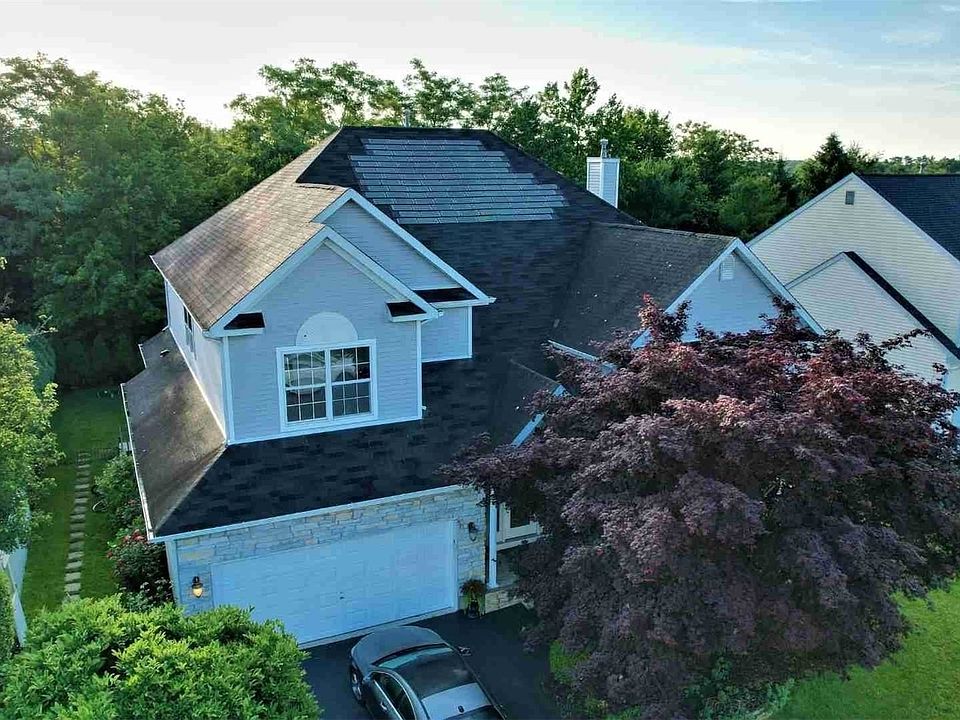 1st image of 25 Blueberry Ridge Dr
