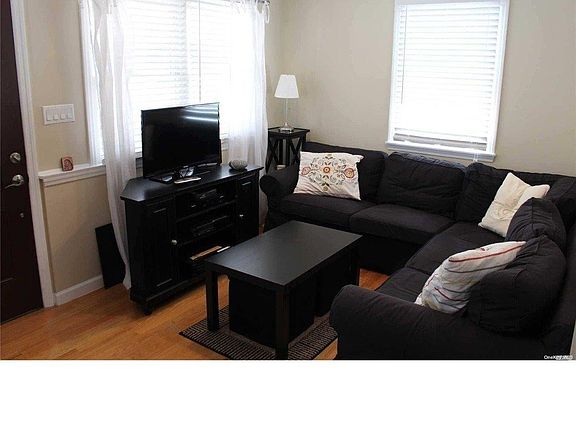 4th image of 27 Vermont Ave