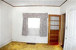 5th image of 832 Jennette Ave NW