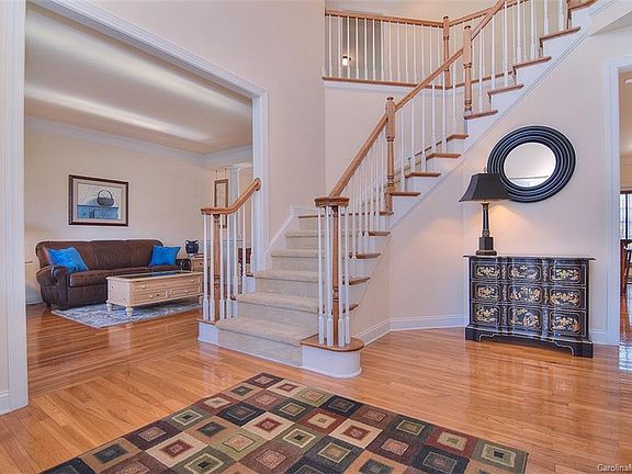 3rd image of 10115 Stewarton Ln
