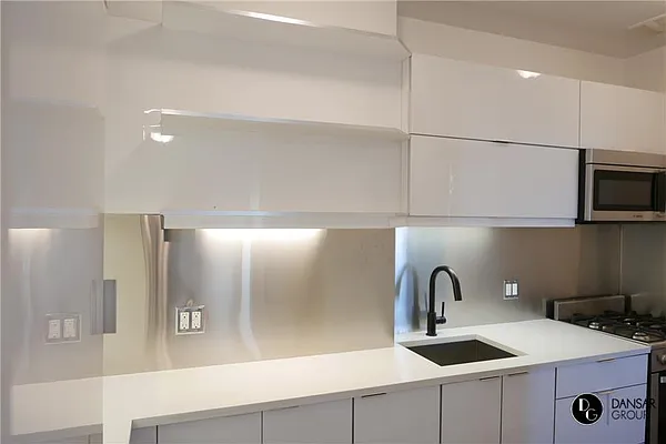 Rented by JK Dansar Corp | media 27