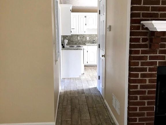 4th image of 7881 Runnymede Dr