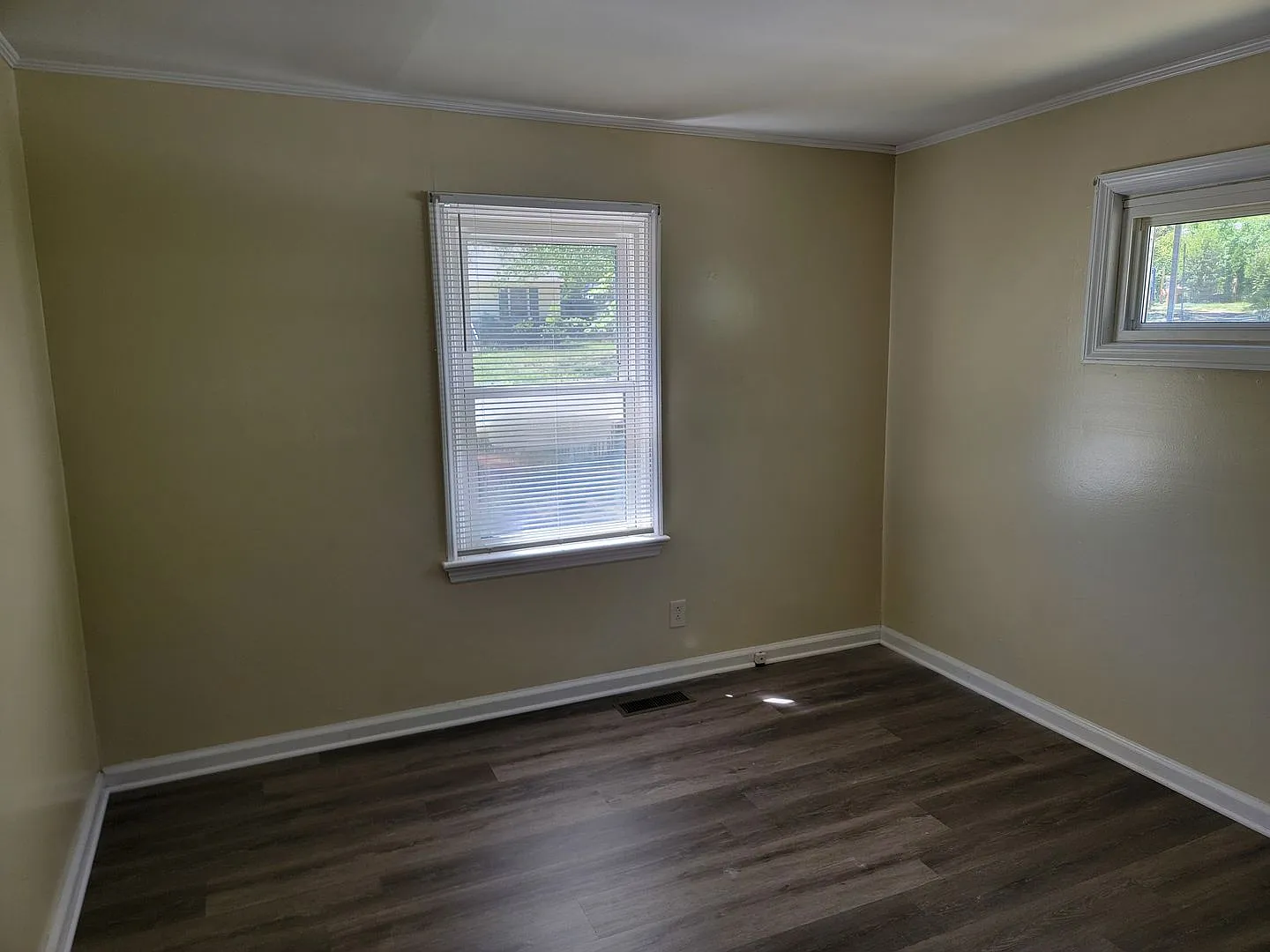 2 Bedroom 1 Bathroom House — Photo 4
