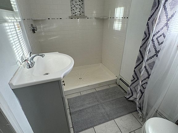5th image of 431 Washington St APT 9