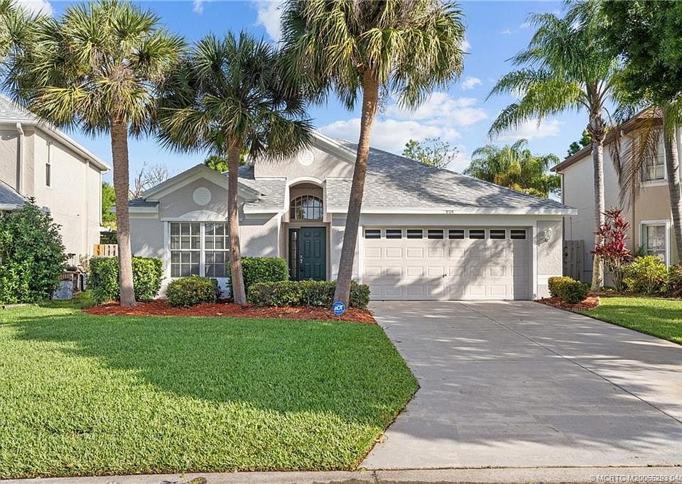 1st image of 904 NW Waterlily Pl