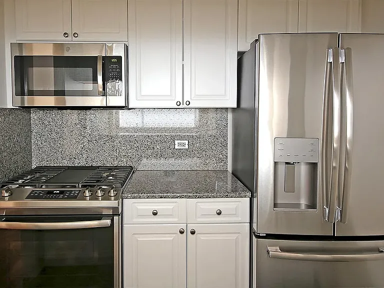 45 W 60th St #34C — Photo 3