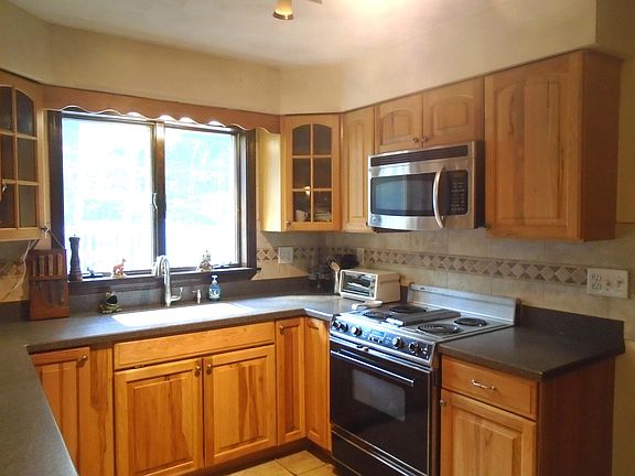 3rd image of 32 Mayland Street
