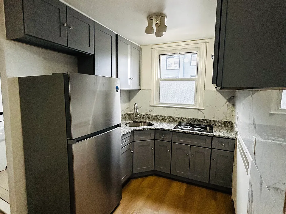 1434 E Hunting Park Ave #1