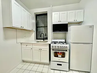 Rented by HOLTON REAL ESTATE INC.