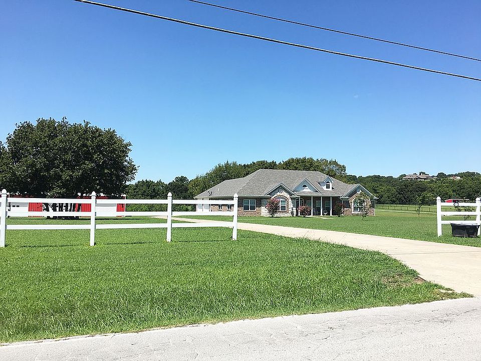 Country living 3mi from town