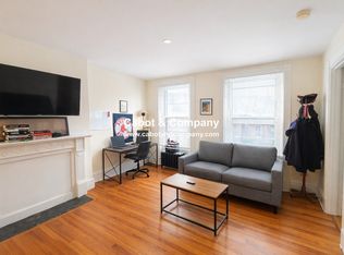 217 Newbury St APT 2, Boston, MA 02116