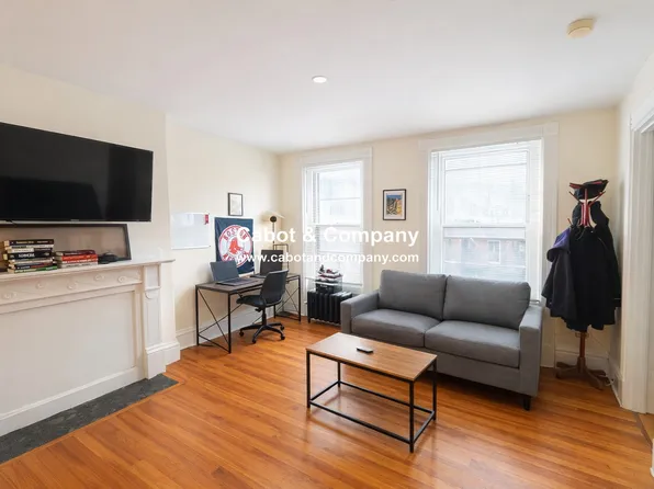 217 Newbury St APT 2, Boston, MA 02116