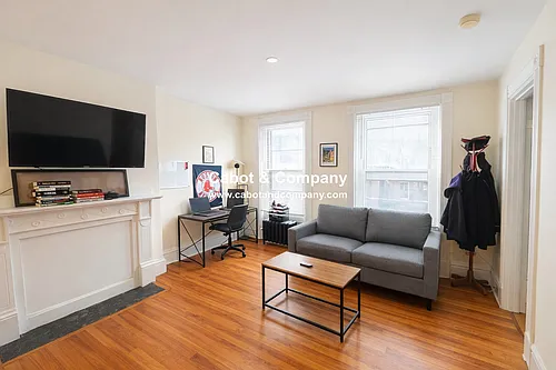 217 Newbury St Photo 1