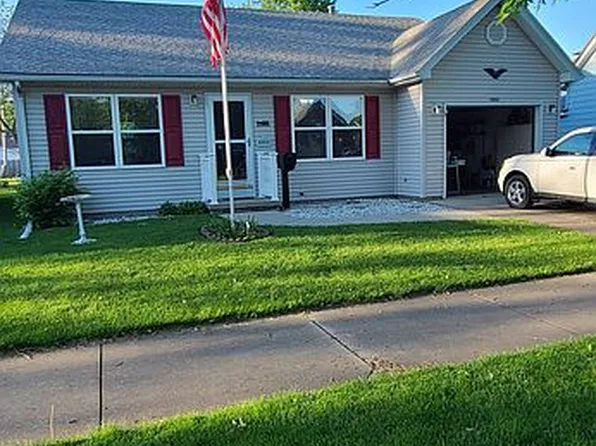 2812 Champaign Ave, Mattoon, IL 61938