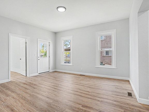 4th image of 112 N Andrews St