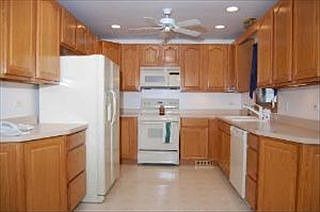 3rd image of 1000 Cuyahoga Dr