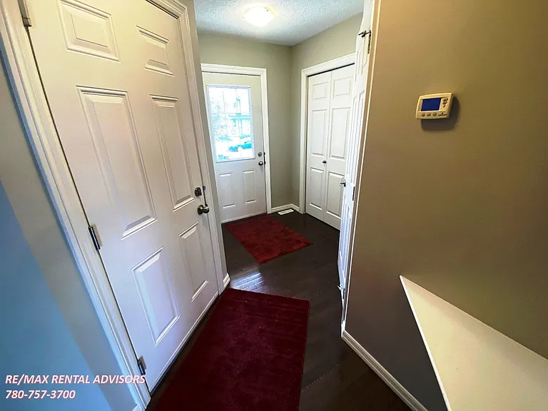 5148 1a Ave SW — Photo 2