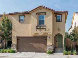 7083 N Refinement Dr, Fresno, CA
