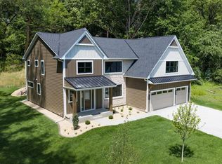 5034 Sparrow Rd, Minnetonka, MN 55345