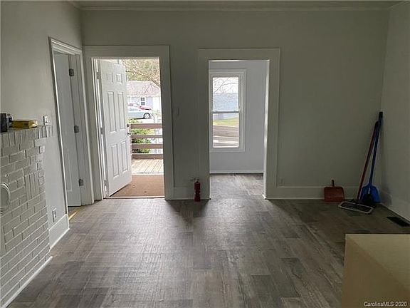 3rd image of 1006 Plymouth St
